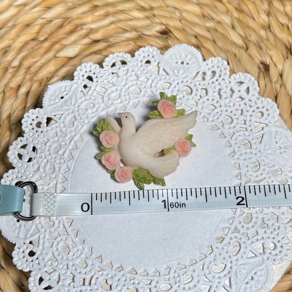 Vintage Seraphim Classics Dove and Roses Resin Fashion Brooch by Roman Inc. - Picture 8 of 9